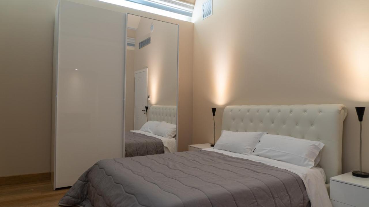 Duca Di Sarro Le Suites คาตาเนีย ภายนอก รูปภาพ